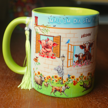 Caneca de cerâmica 325ml "Mais um dia sem exploração animal"