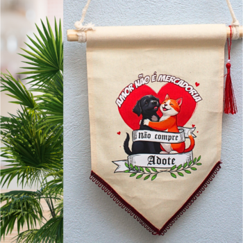 Flâmula "Não compre, adote" em algodão cru