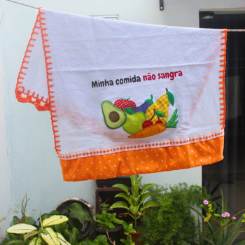 Pano de prato "Minha comida não sangra" com patchwork