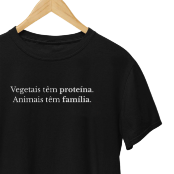 Camiseta "Animais têm família"