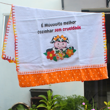 Pano de prato "Vaca livre" com patchwork